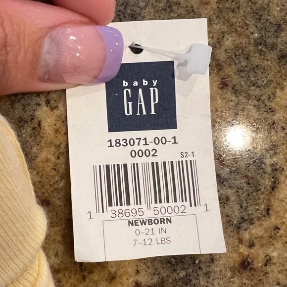 Sweet yellow baby set! Sleeveless onesie and booties (3 Months) - all NWT - Picture 7 of 10